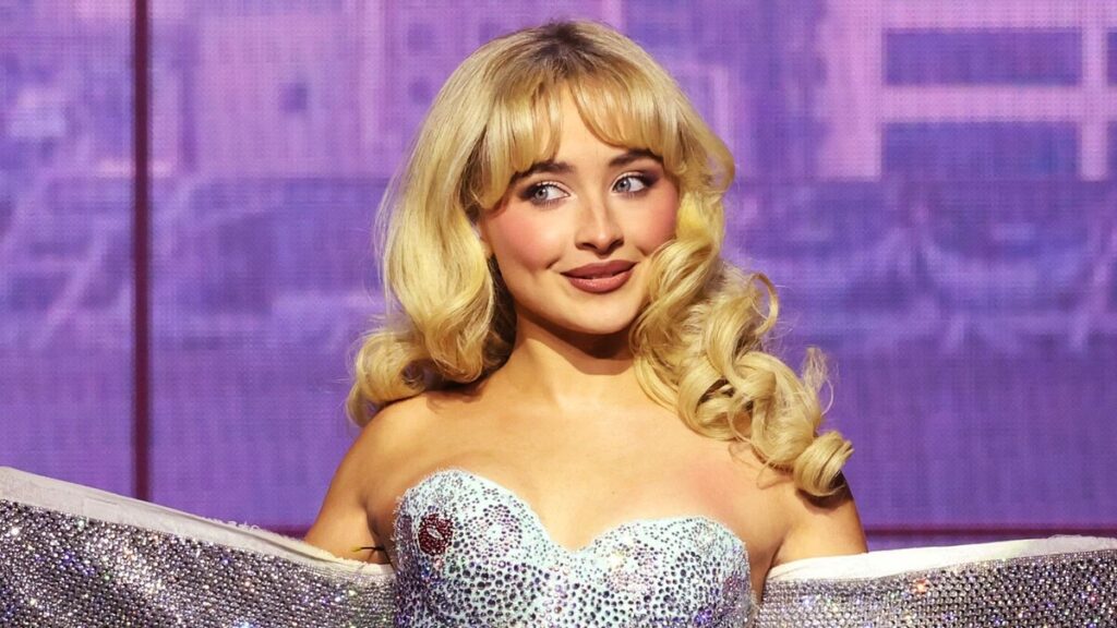 Sabrina Carpenter Rocks Micro Daisy Dukes: ¿Es este el comienzo de la tendencia más popular del verano?