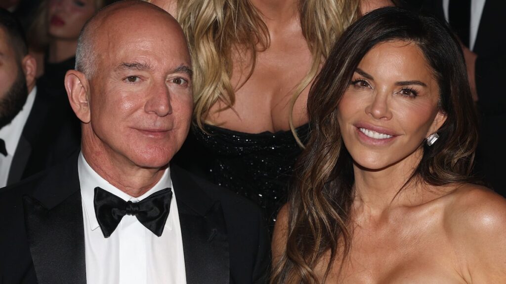 Lauren Sánchez y Jeff Bezos para destacar las tradiciones de Venecia en medio de la reacción local