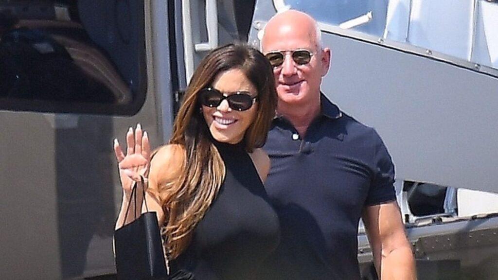 Jeff Bezos y Lauren Sánchez llegan a Venecia antes de su fin de semana de bodas
