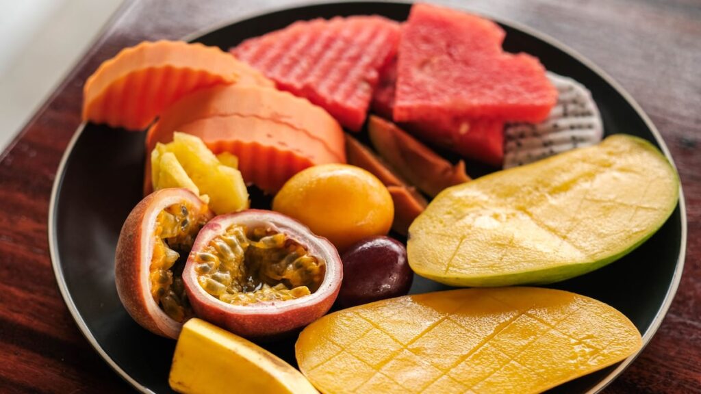 Esta fruta tropical está vinculada a una mejor presión arterial en mujeres posmenopáusicas