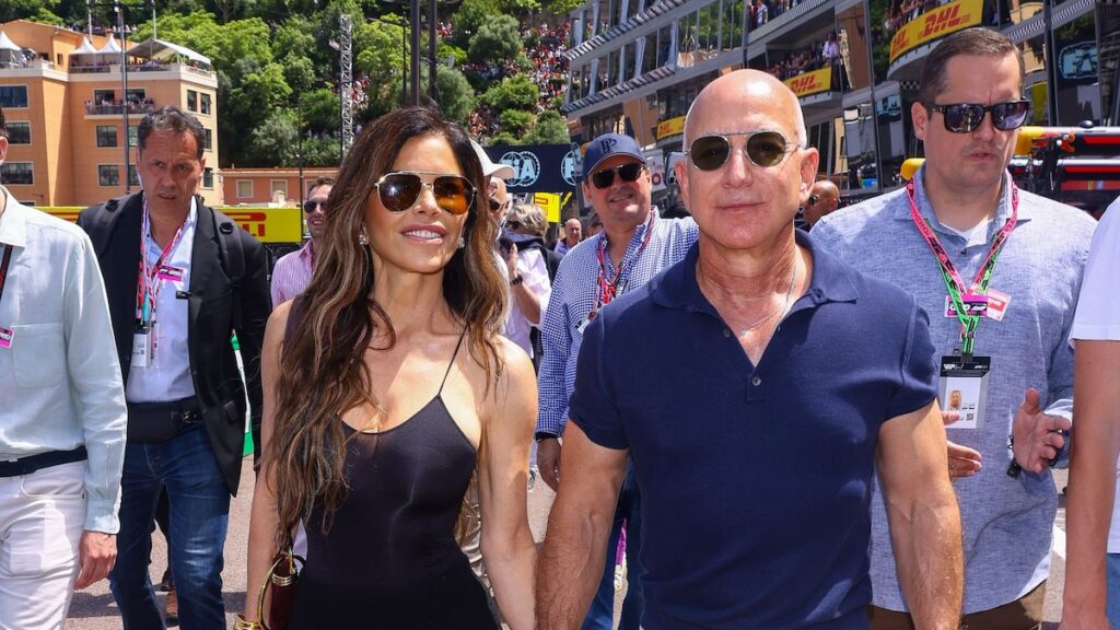 Jeff Bezos y Lauren Sánchez donaron millones a las organizaciones benéficas locales de Venecia a pesar de las protestas