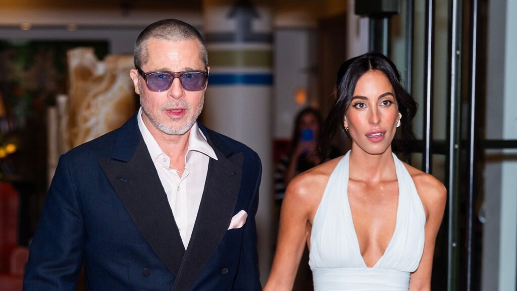 Su aspecto sofisticado con Brad Pitt Su aspecto sofisticado con Brad Pitt