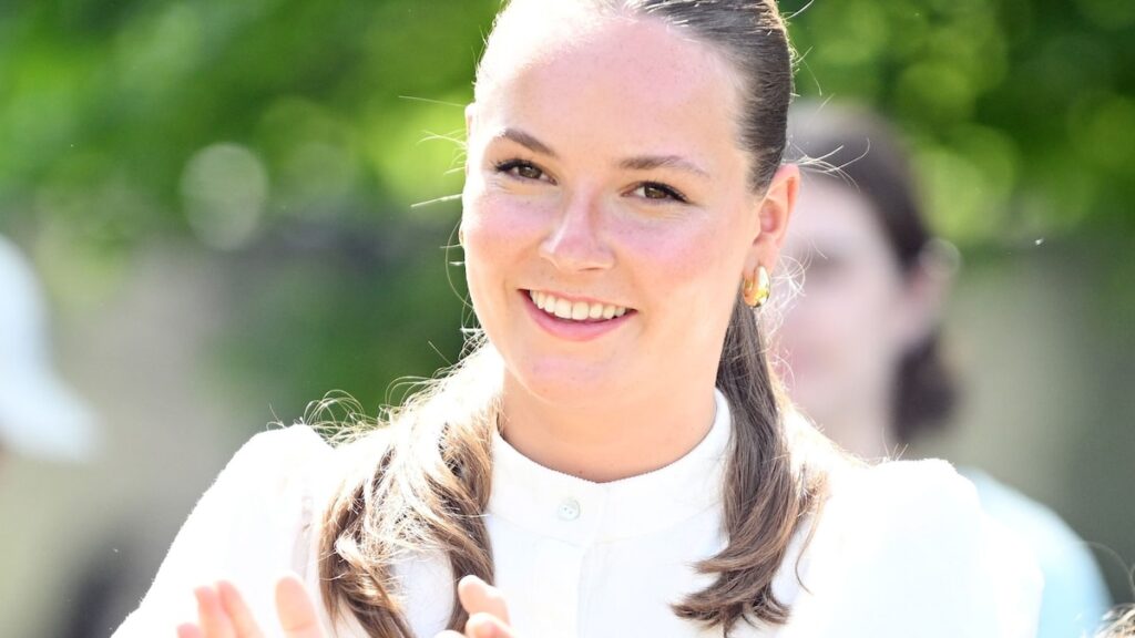 Pareja real habla sobre la decisión de la princesa de ir al extranjero