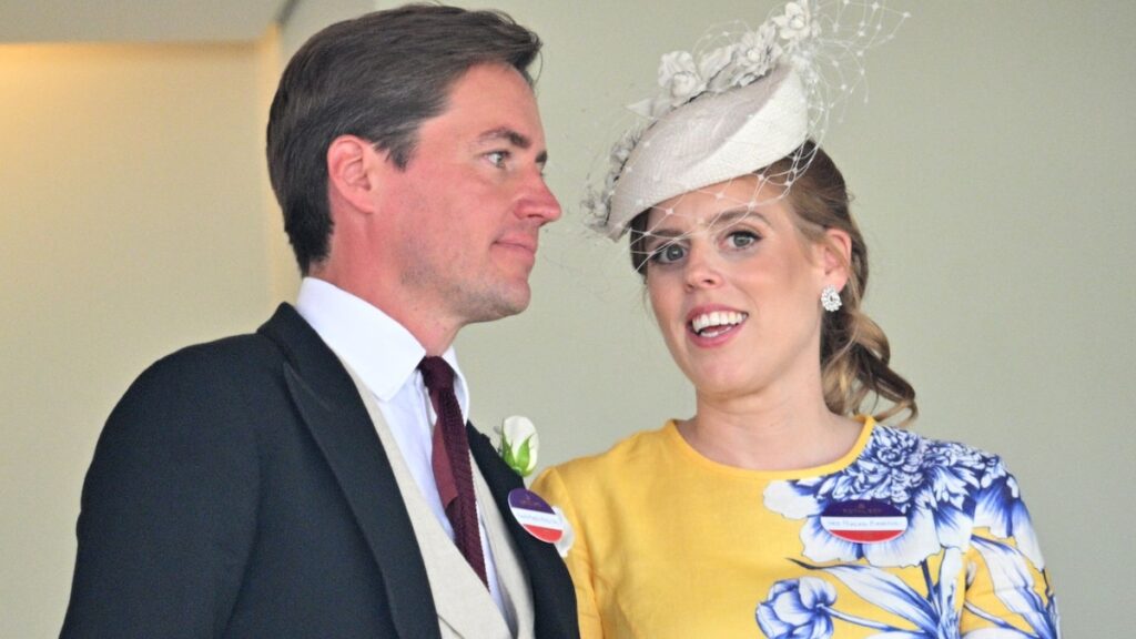 Princesa Beatrice atrapada compartiendo un beso con Edoardo Mapelli Mozzi en el evento con Royal Family