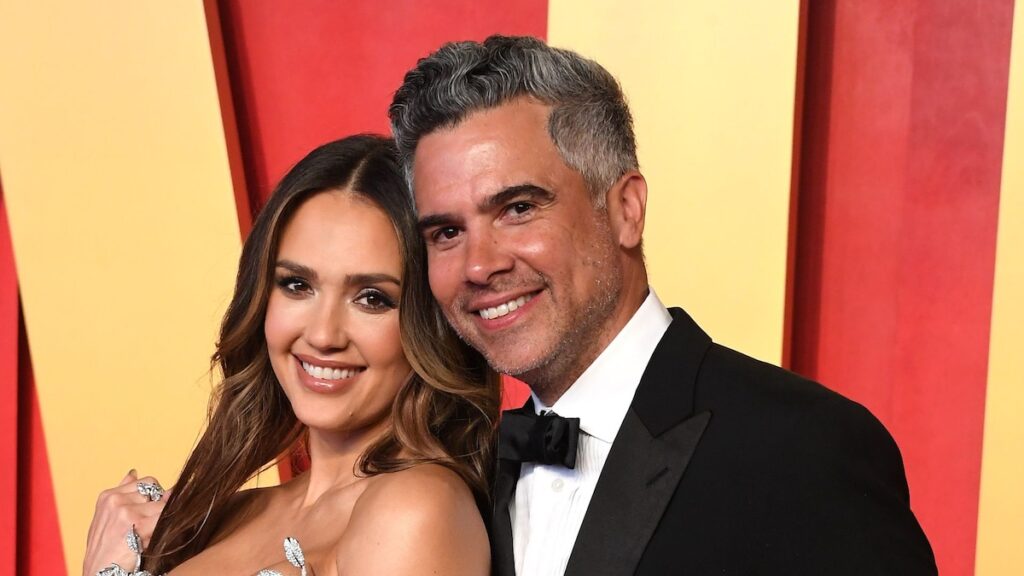 Jessica Alba y Cash Warren se reúnen para la graduación de su hija