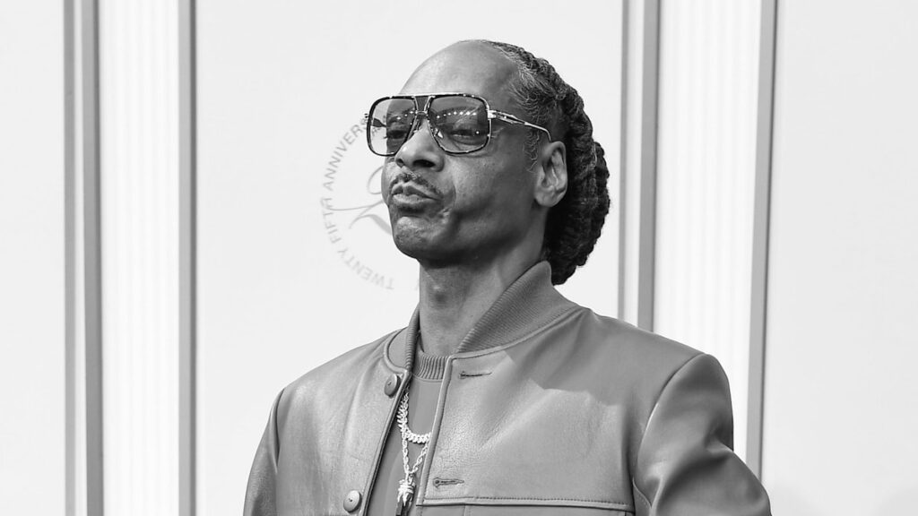 Snoop Dogg desconsolado por la pérdida del querido miembro de la familia Juelz