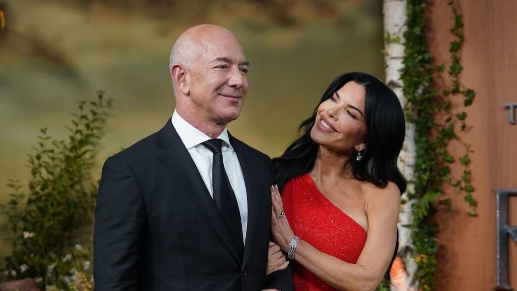 ¿Jeff Bezos está ansioso por su boda con Lauren Sánchez?
