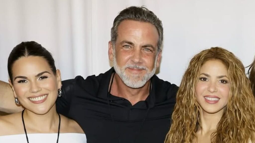 Shakira y Carlos Ponce Reunite en Miami con dulce abrazo detrás del escenario: ver fotos