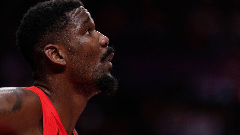 DeAndre Ayton se Convertirá en Agente Libre, Fuentes