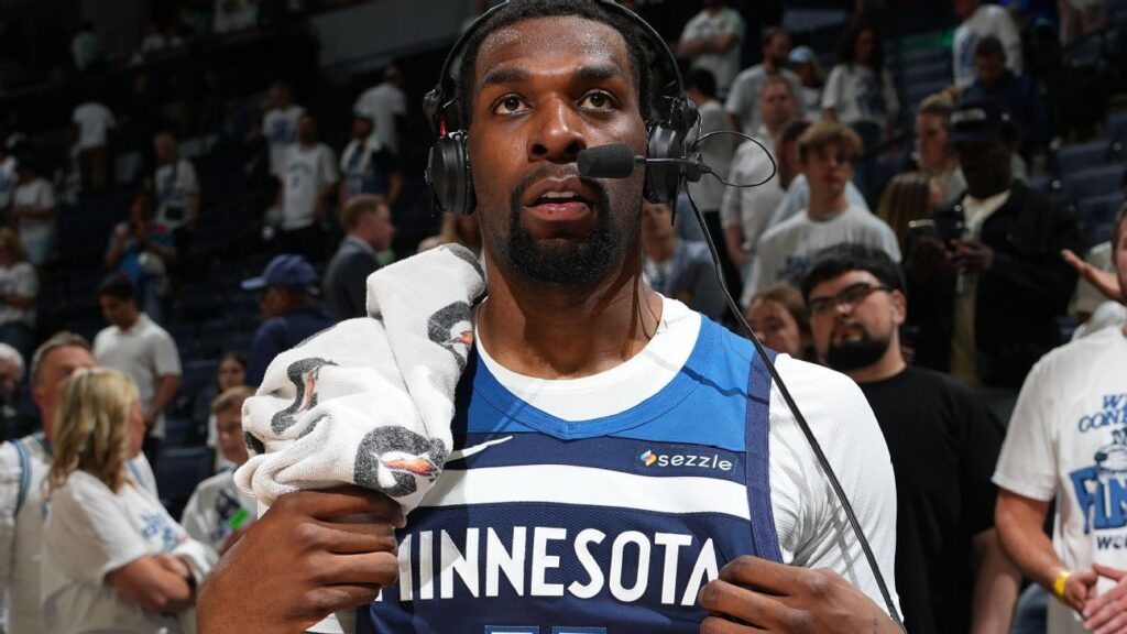 FUENTES: Naz Reid Fmará Con Lobos por 5 Años y 125 Millones de Dólares