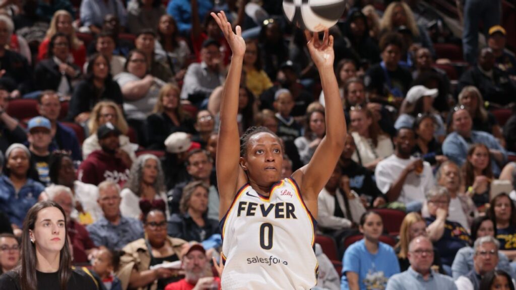 Kelsey Mitchell Anota 17 y Fever Vence Al Sky 79-52