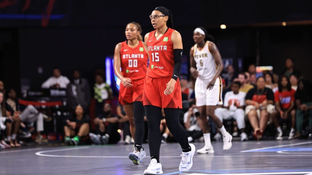 Sin Caitlin Clark (cuádríceps izquierdo), soñando aplastan una fiebre