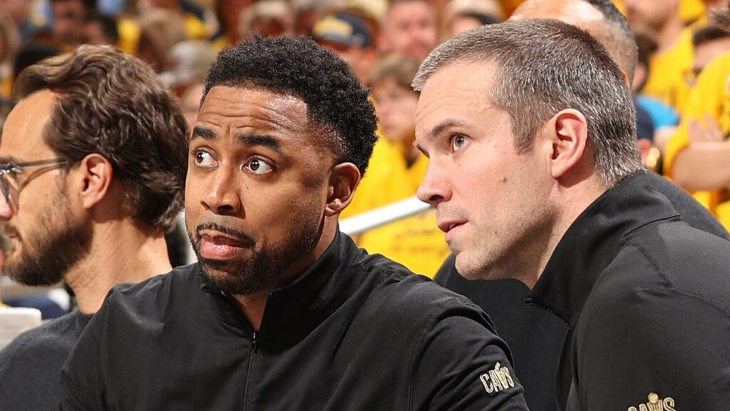 Suns: Bryant y Ott, De Cavs, finalistas para entrenador, Fuentes