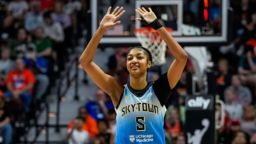 WNBA: Angel Reese Guía Triunfo del Sky Ante Sun Caza Triple-Doble