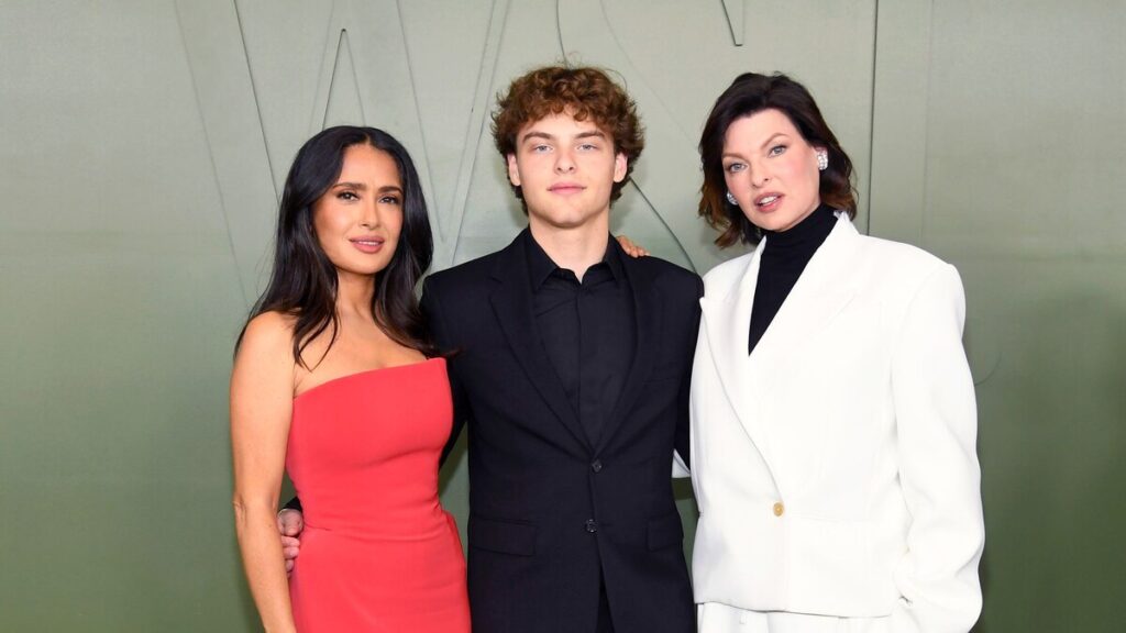 Evento lleno de estrellas tuvo mamá Linda Evangelista