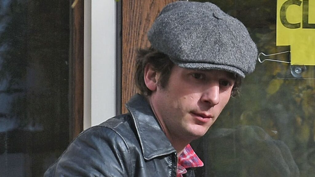 Jeremy Allen White Channels Bruce Springsteen con voces sorprendentemente poderosas