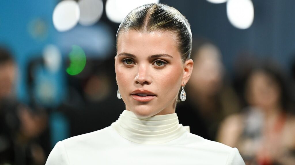 Sofía Richie Grainge trae glamour sin esfuerzo a la Riviera francesa en un aspecto europeo de verano