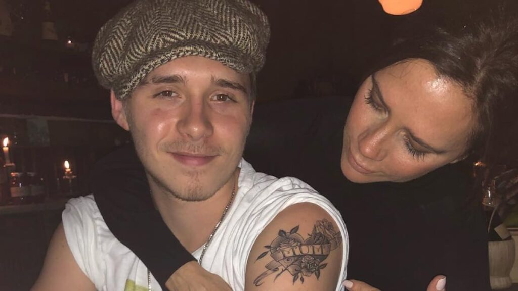 ¿Brooklyn Beckham cubrió los tatuajes dedicados a Victoria en medio del drama familiar?