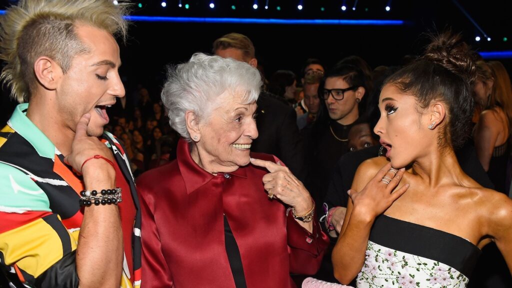 Ariana Grande llora la muerte de su abuela Marjorie “Nonna” Grande Ariana Grande llora la muerte de su abuela Marjorie “Nonna” Grande