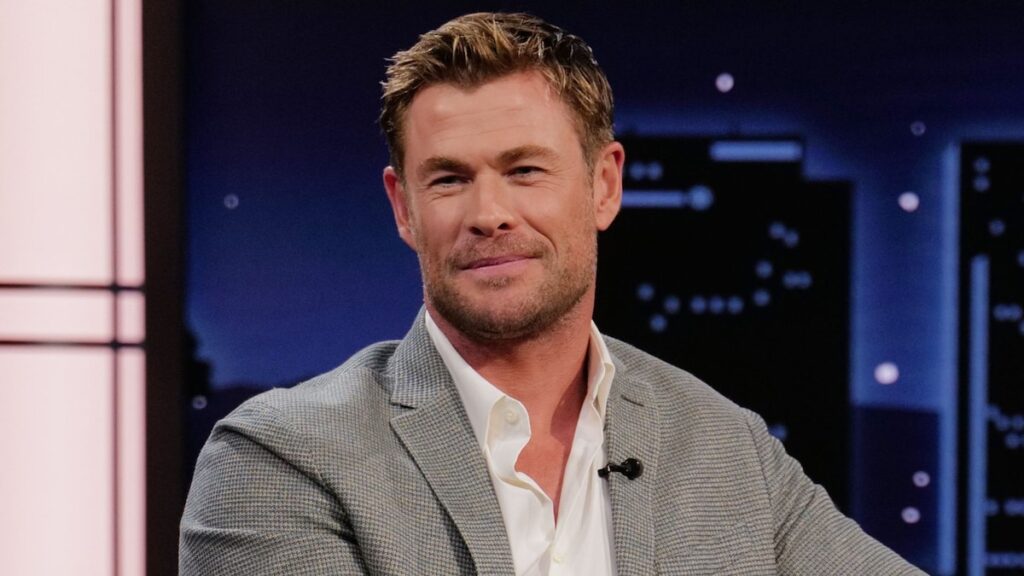 Chris Hemsworth y sus hijos muestran sus músculos de viaje de surf en Fiji