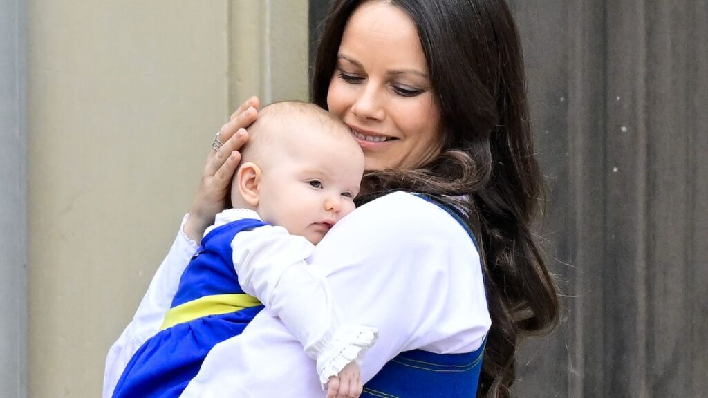 Baby Princess Ines se une a mamá Princesa Sofía y papá Príncipe Carl Philip en Royal Palace: Photos