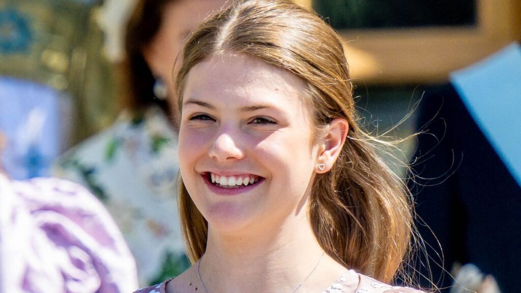 Las damas de honor de la princesa Sofía son crecidas en el bautizo de su ahijada Princesa Ines