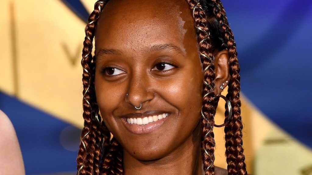 ¿Está comprometido Zahara Jolie-Pitt? Su gran anillo de diamantes y su cita romántica con Mystery Man