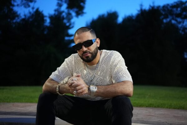 Onell “El Peluche” rompe el Top 10 con su Afrobeat Viral “Que Chimba / Que Linda”