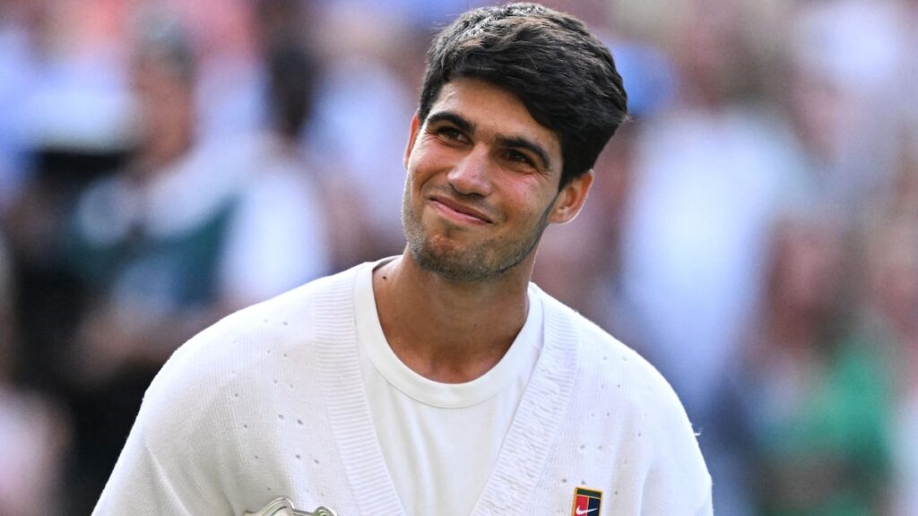Carlos Alcaraz le da al rey Felipe un grito especial después de la pérdida de Wimbledon