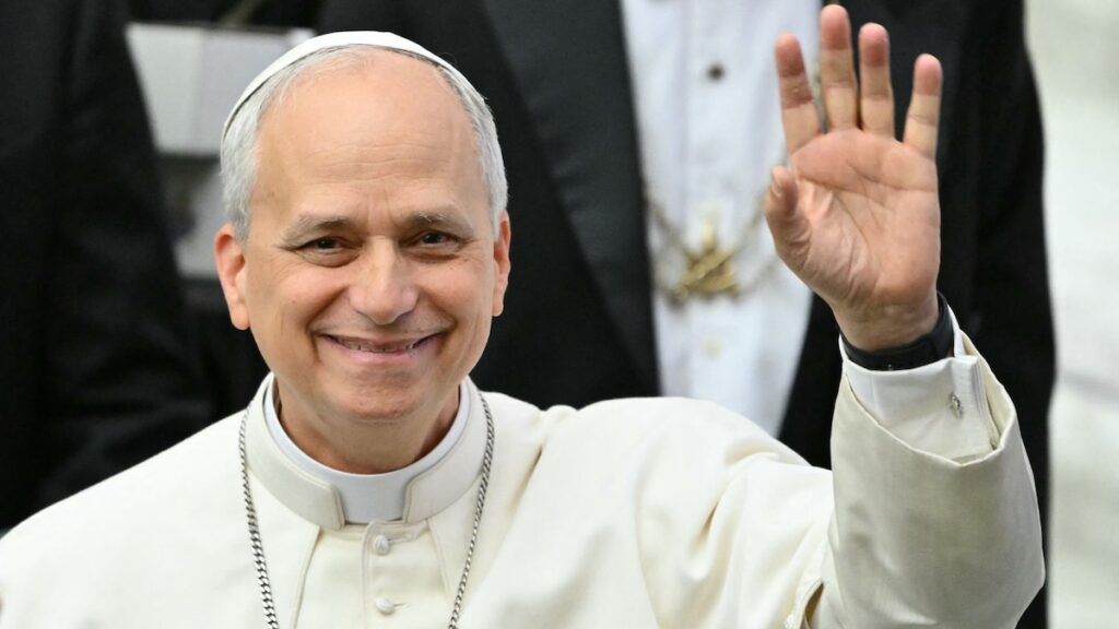 Las primeras vacaciones del Papa Leo XIV incluyen partidos de tenis, tiempo de piscina e inteligencia artificial