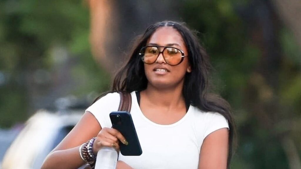 Sasha Obama hace alarde de las joyas de los pies en Los Ángeles