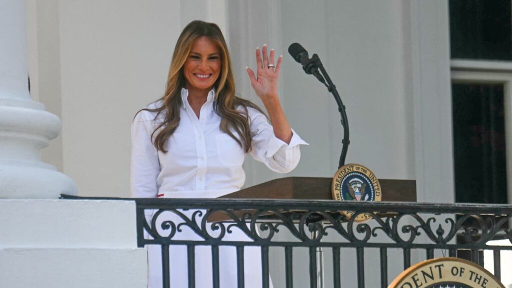 Melania Trump aturdía en estilo americano atemporal en 2025 Celebración del 4 de julio