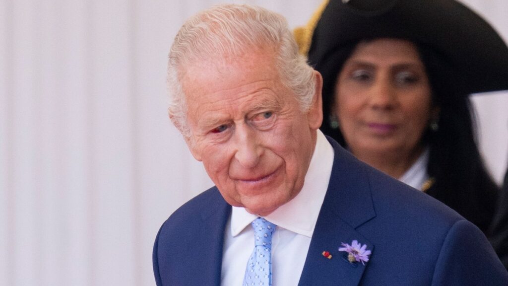 El rey Charles sale con el ojo de sangre, ¿qué pasó?