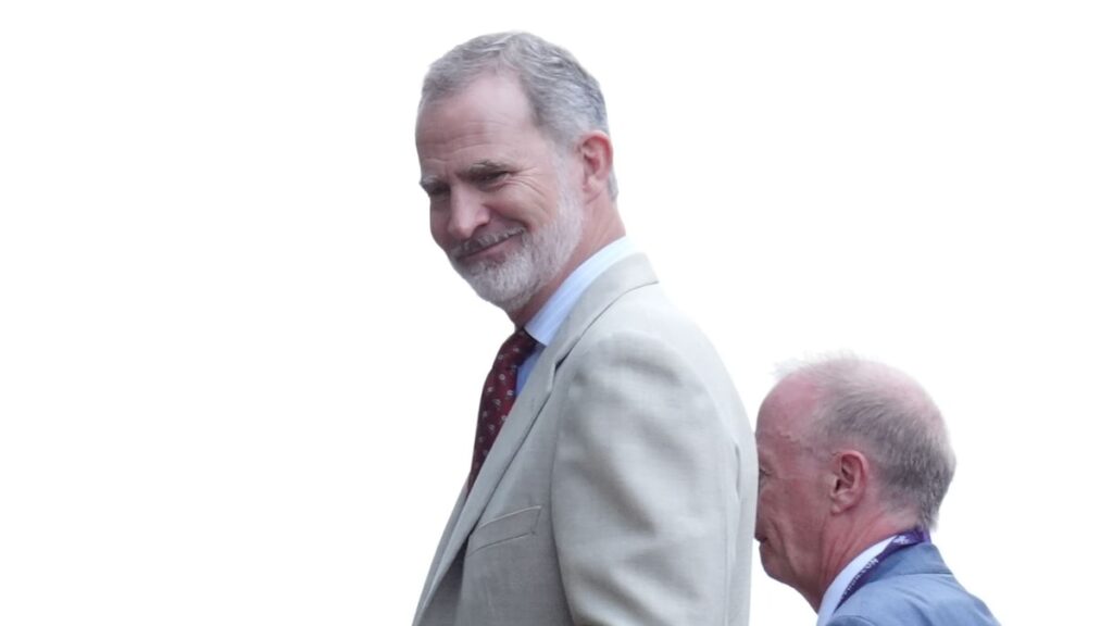 El rey de España, Felipe, apoya a Carlos Alcaraz en Wimbledon en Royal Box con el Príncipe y la Princesa de Gales