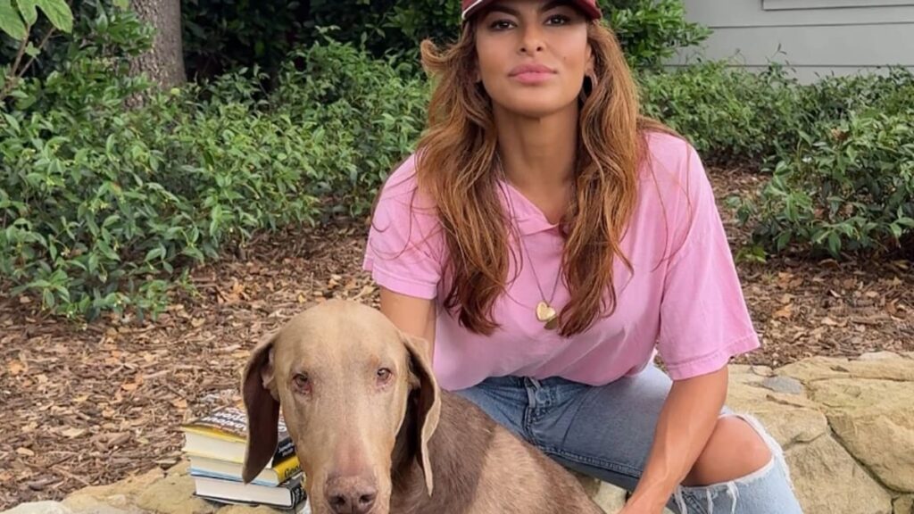 Eva Méndez destaca la hilarante diferencia entre sus dos perros