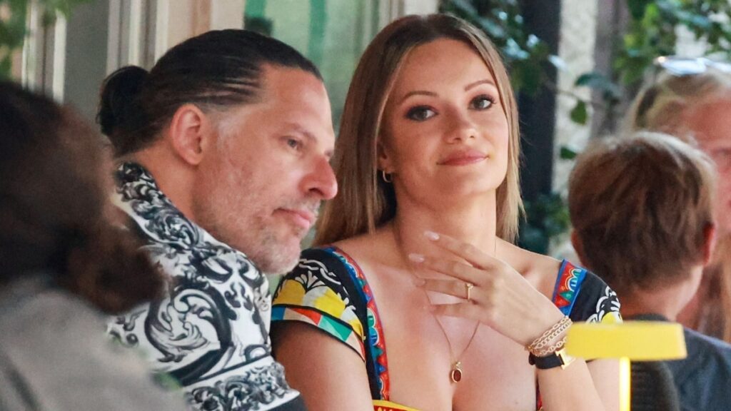 ¿Joe Manganiello está comprometido con Caitlin O’Connor después de la separación de Sofía Vergara? Ver el anillo de diamantes