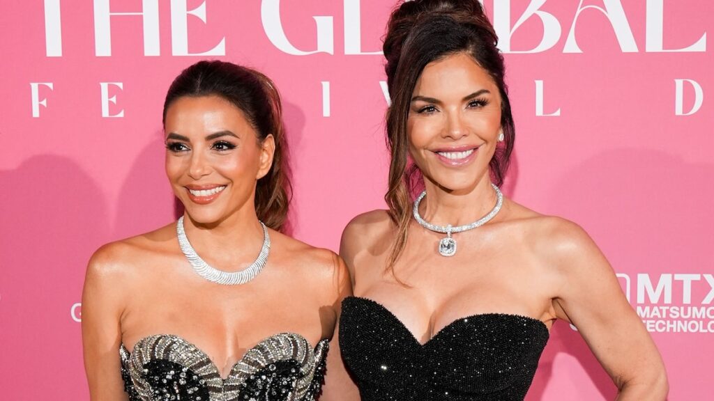 Lauren Sánchez Bezos y Eva Longoria adoptan la tendencia más popular de la temporada en el Mediterráneo