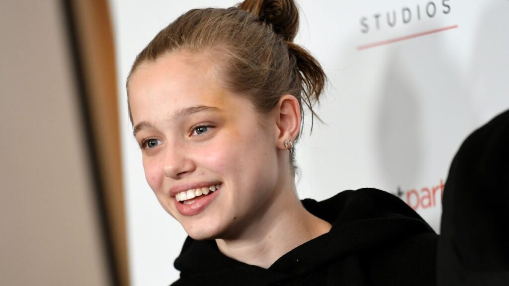 5 veces Shiloh Jolie-Pitt hizo sudaderas con capucha un verano imprescindible