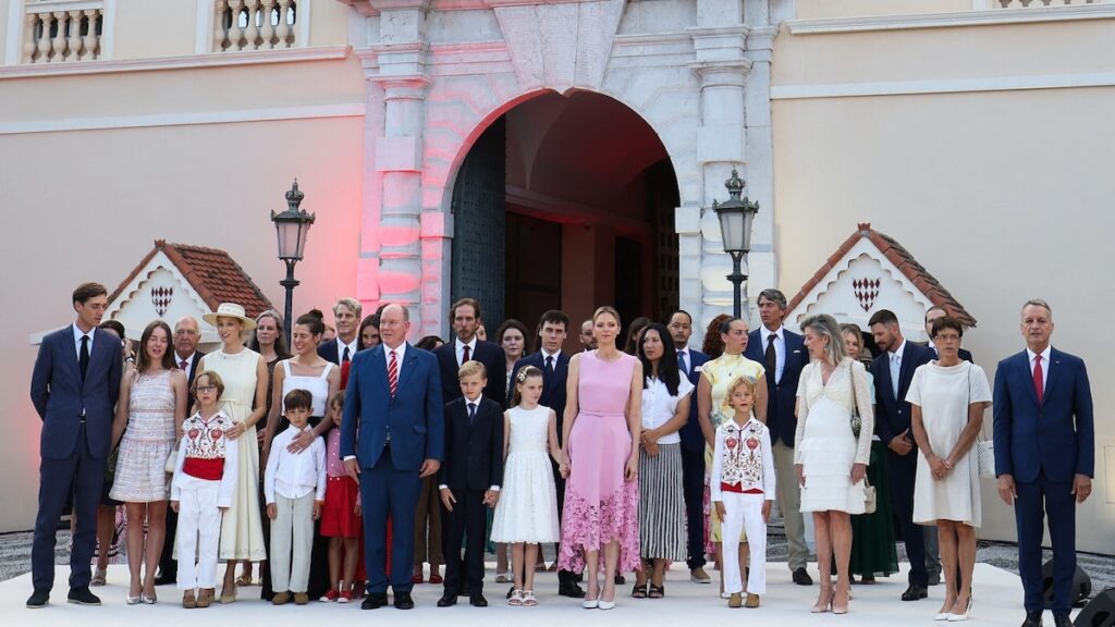 Por qué el miembro de la familia Royal no se unió a esposa e hijos en la celebración de adhesión del Príncipe Albert