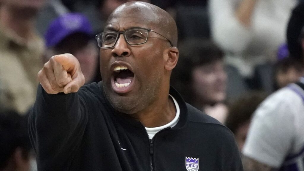Knicks Contratarán A Mike Brown como atrenador en jefe, Fuentes