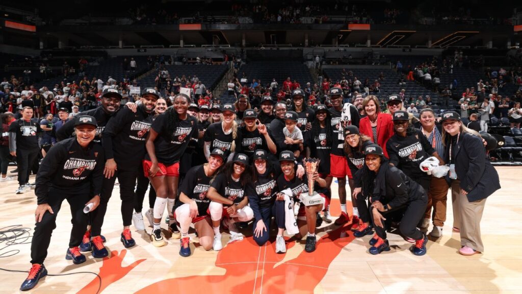 Pecado Caitlin Clark, Fiebre Remontan y Ganan La Copa del Comisionado