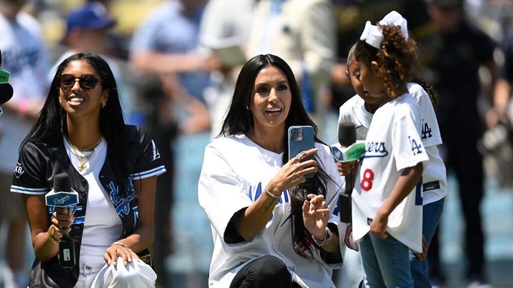 Vanessa Bryant llevó a sus hijas a aprender más sobre sus raíces mexicanas