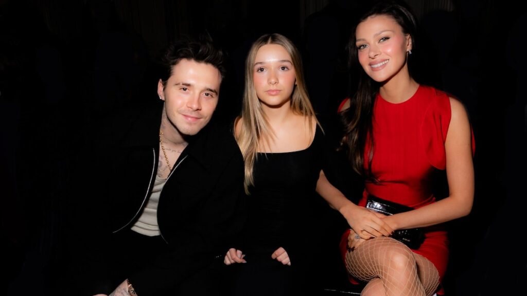 Brooklyn Beckham rompe el hielo con homenaje de cumpleaños a la hermana Harper Beckham Brooklyn Beckham rompe el hielo con homenaje de cumpleaños a la hermana Harper Beckham