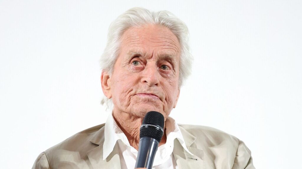 Michael Douglas dice que no está retirado, pero que no tiene ‘intenciones reales “de actuar nuevamente