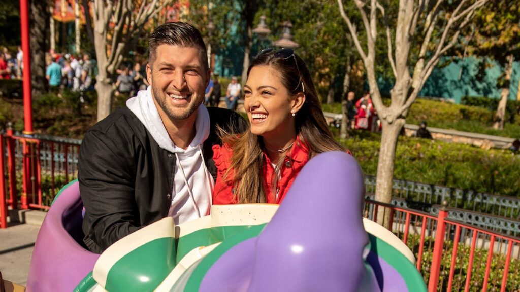 Ex-Miss Universo Demi-Leigh y Tim Tebow Bienvenido First Baby