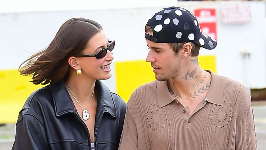 Hailey Bieber aparentemente sombrea el scooter Braun después de alabar el nuevo álbum de Justin