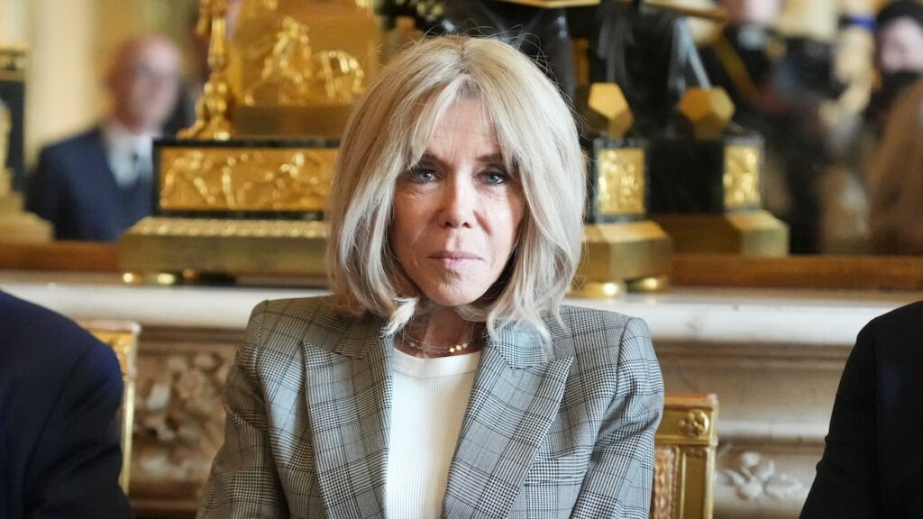 La primera dama llora la muerte de su hermana y su sobrina en circunstancias dramáticas