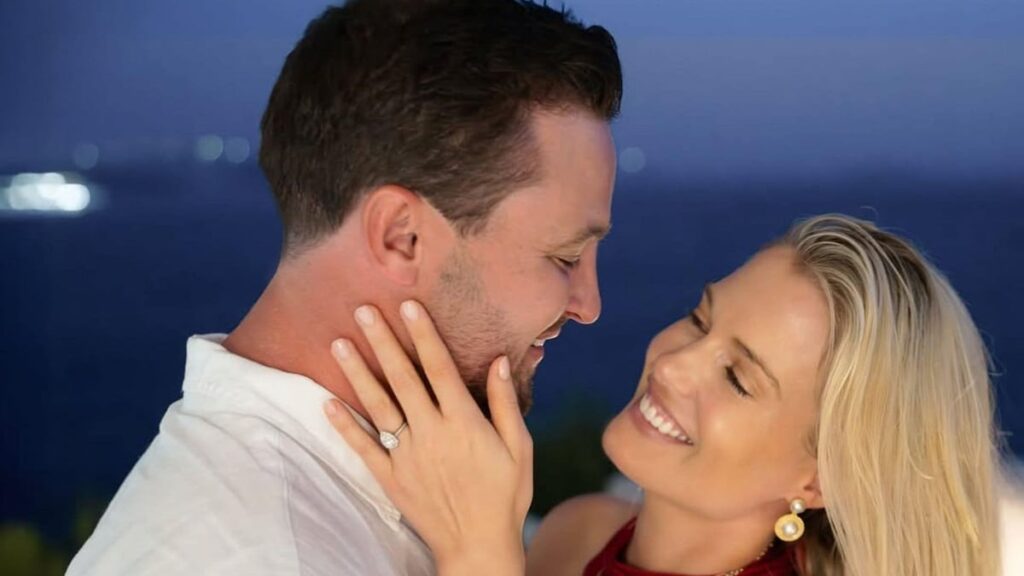 Lady Eliza Spencer, la sobrina de la princesa Diana, se involucra en Santorini