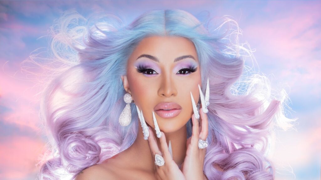 Aquí hay una galería de sus looks más memorables a lo largo de los años.