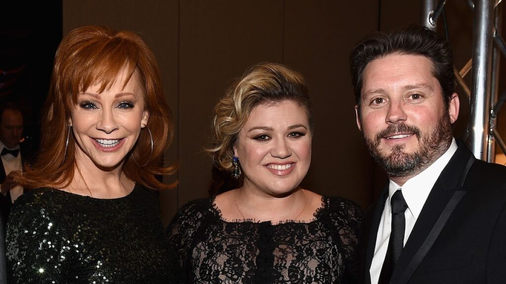 Reba McEntire ayudó a reunir el apoyo familiar para el difunto ex Brandon Blackstock de Kelly Clarkson